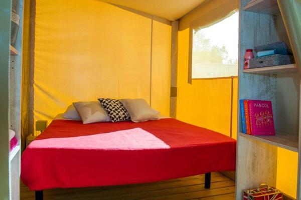 Eurocamp Tents At Campsite Polari Ровин Екстериор снимка
