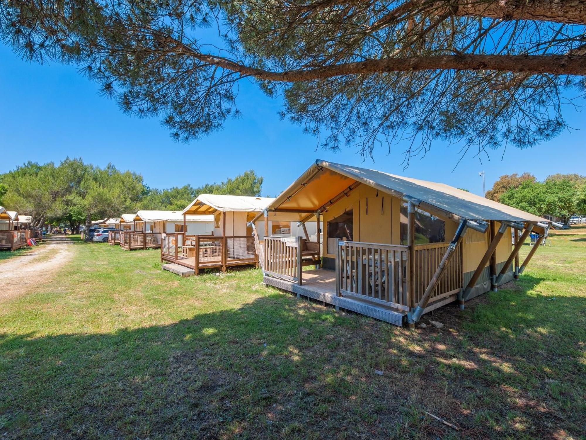 Eurocamp Tents At Campsite Polari Ровин Екстериор снимка